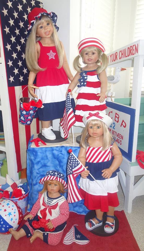 Foto de varias muñecas de MasterPiece celebrando el 4 de Julio