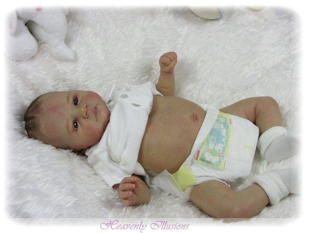 Foto bebé reborn con pañal