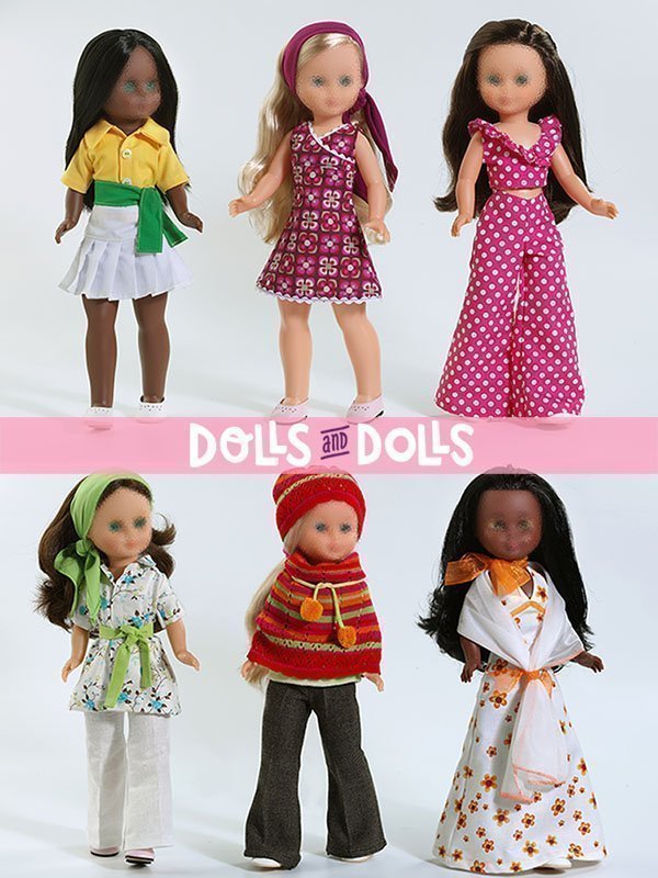 Foto de seis muñecas Nancy con los vestidos creados por DollsAndDolls