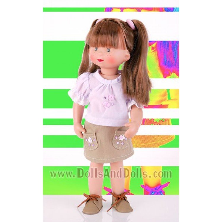 Mariquita Model - Falda piedra/blusa blanca