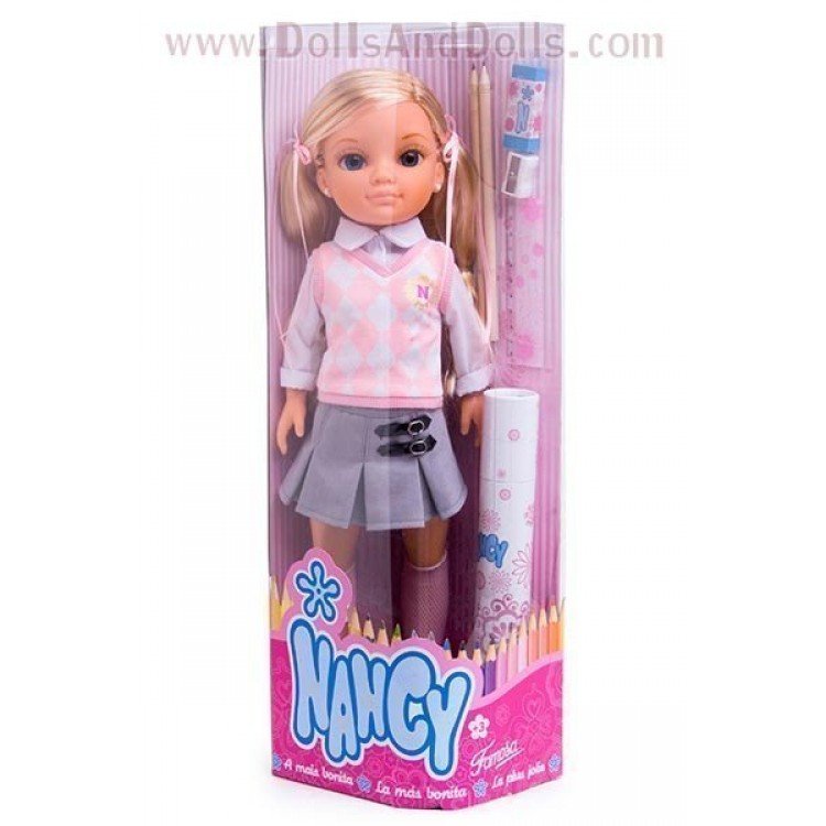 Nancy en el cole