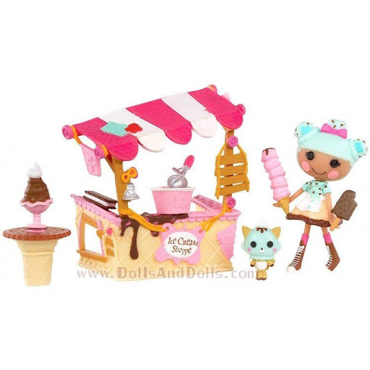 Scoops serves ice cream
