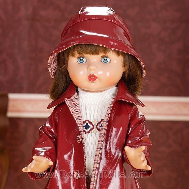 Muñeca Mariquita Pérez 50 cm - Con chubasquero