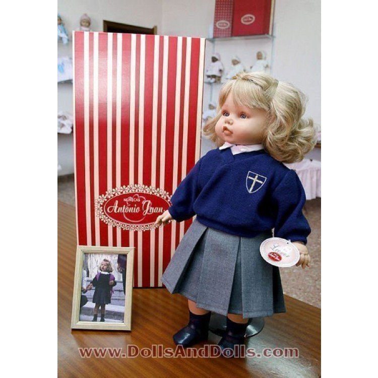 Leonor voice schoolgirl