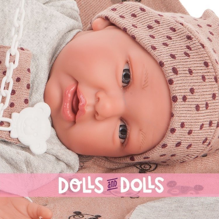 https://dollsanddolls.com/media/catalog/product/cache/2/image/750x750/9df78eab33525d08d6e5fb8d27136e95/d/o/dolls-and-dolls-antonio-juan-muneca-mi-primer-reborn-daniela-pandas-foto-cara-8165.jpg
