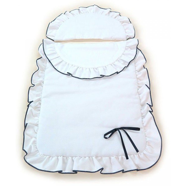 Bedspread and pillow white pique with navy trim to Bebelux pram
