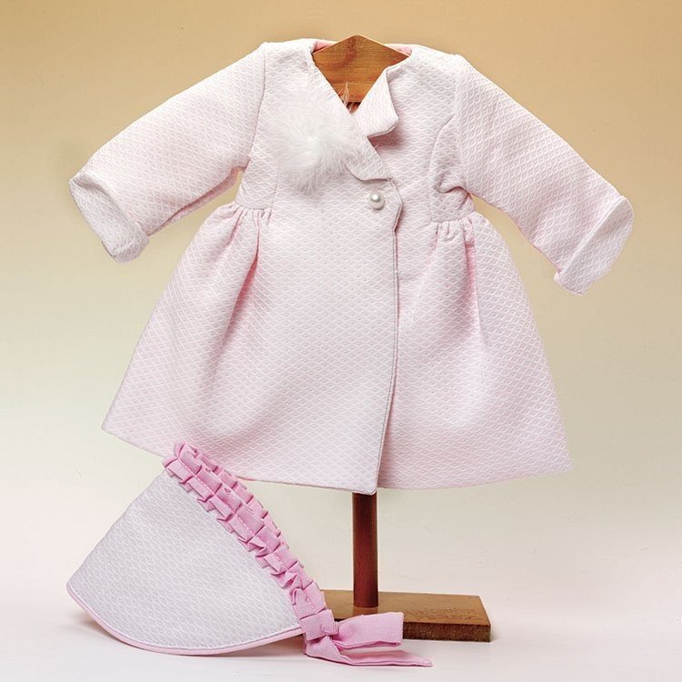 Coat and hood in pink and white for Mariquita Perez doll 50 cm