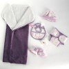 Compléments de poupée Antonio Juan - Ensemble de fleurs lilas avec couverture, culotte, chaussons, bavoir, chapeau et tétine, 40-42 cm.