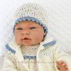 Poupée D'Nenes 43 cm Mio Mio - Poupée bébé robe beige en maille ajourée avec bordure bleue