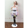Support de poupée en métal 2201 en blanc pour type Barbie