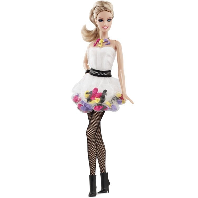 Barbie obsession de la chaussure - W3378 - Dolls And Dolls - Boutique de  Poupées de collection