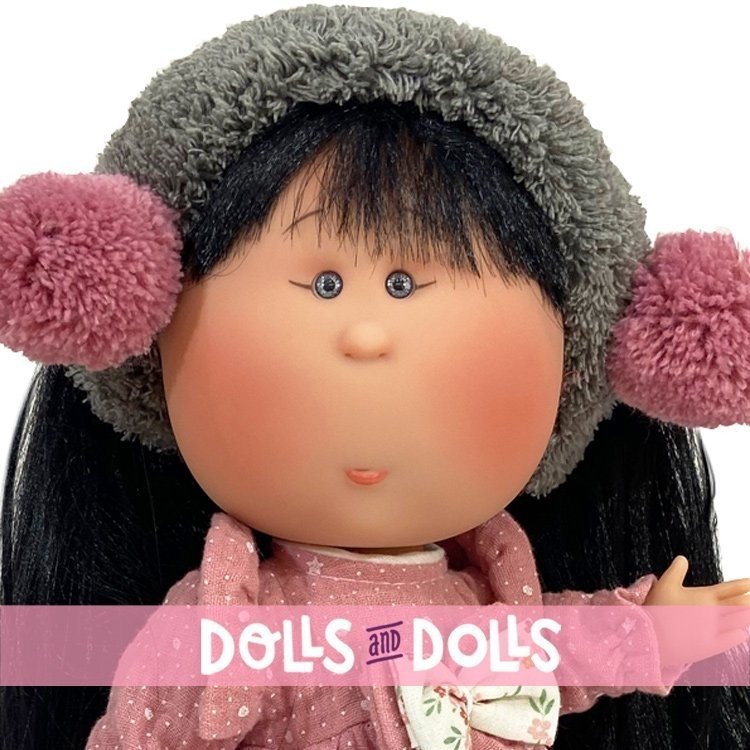 Poupée Nines d'Onil 30 cm - Mia asiatique aux cheveux raides et tenue rose
