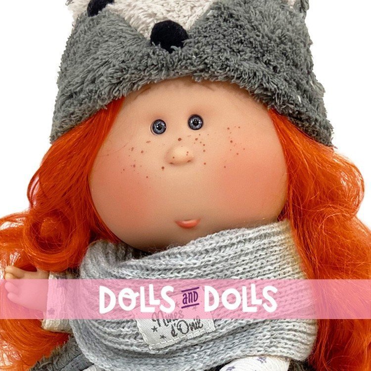 Poupée Nines d'Onil 30 cm - Mia rousse avec tenue grise petites étoiles