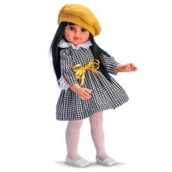 Poupée Así 40 cm - Sabrina mit schwarzem Vichy-Kleid und dotterfarbener Strickmütze