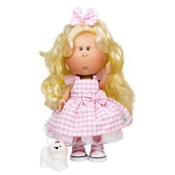 Poupée Nines d'Onil 30 cm - Mia blonde avec robe à carreaux roses et mascotte