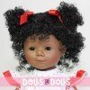 D'Nenes Puppe 34 cm - Afroamerikanerin Marieta mit weißem Kleid mit roten Punkten