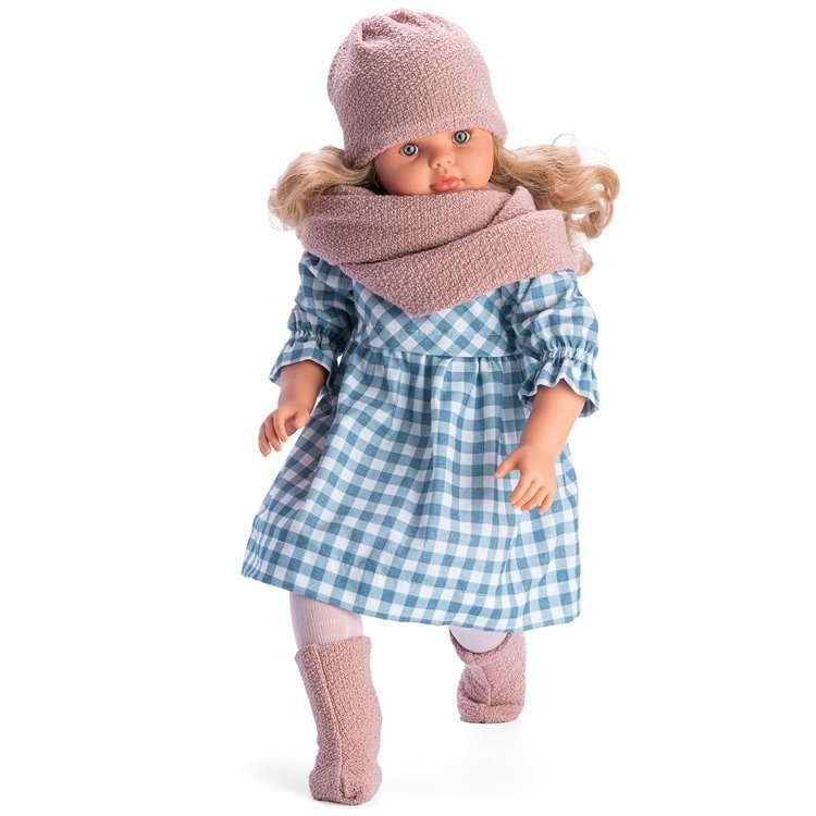Así Puppe 57 cm - Pepa mit einem blau karierten Kleid und einem altrosa Wollhut