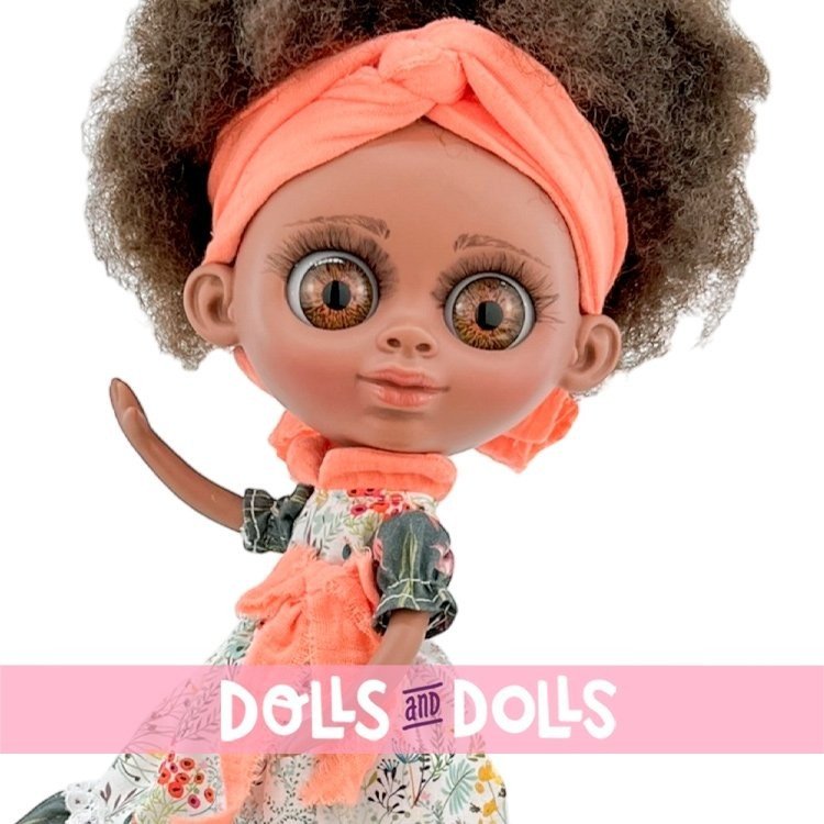 Berjuan Puppe 32 cm - The Biggers - Mädchen in afrikanischem Outfit