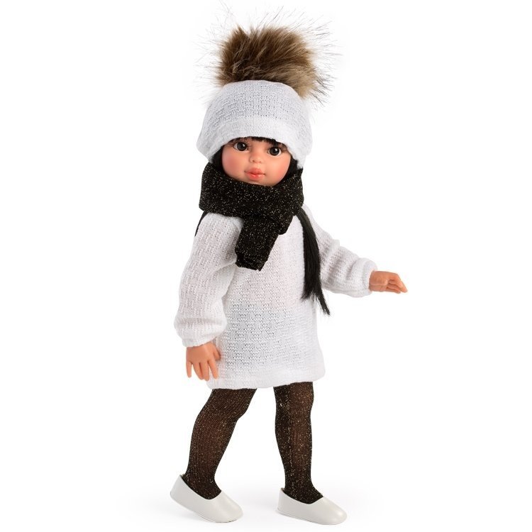 Así Puppe 40 cm - Sabrina mit weißer Strickmütze und Kleid
