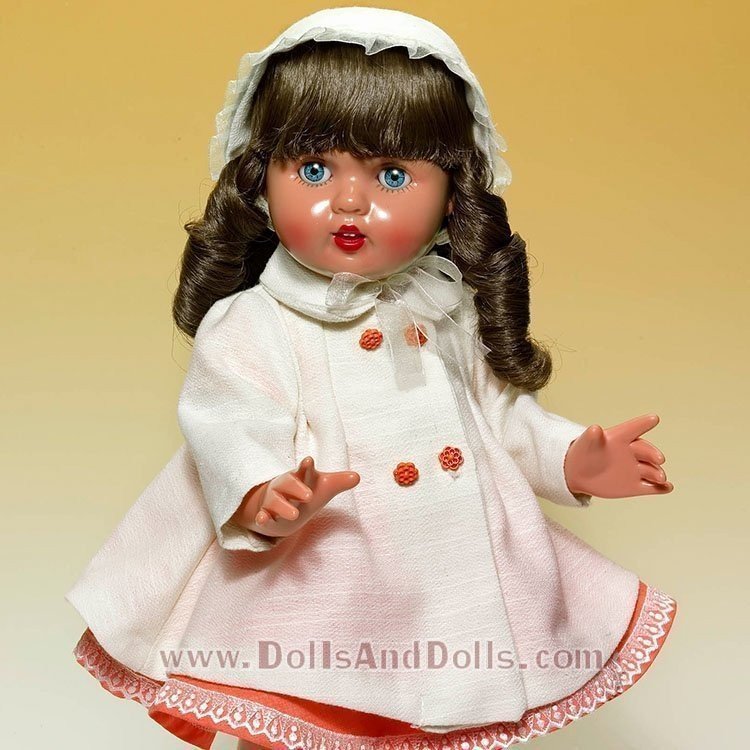 Mariquita Pérez Puppe 50 cm - Mit beigem Mantel und lachsfarbenem Kleid