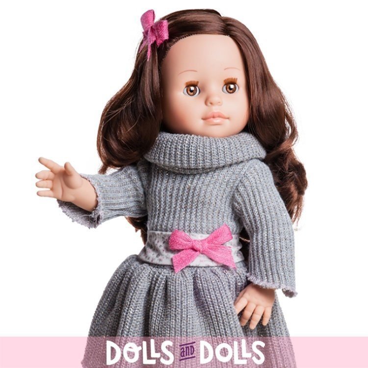 Paola Reina Puppe 45 cm - Soy tú - Emily mit grauem Kleid und rosa Krawatte