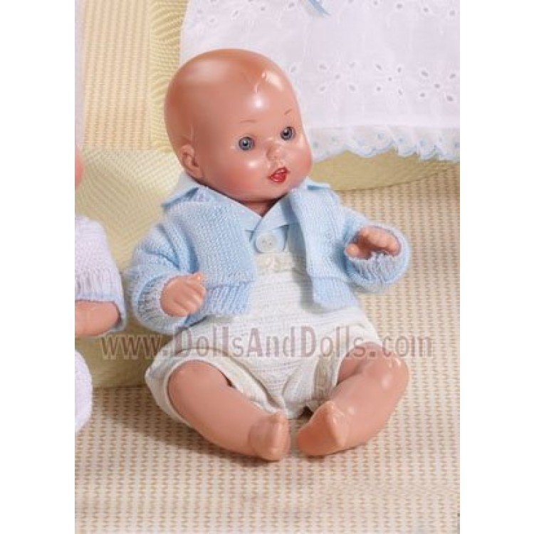 Mini JB Beige Overall und blaue Jacke.