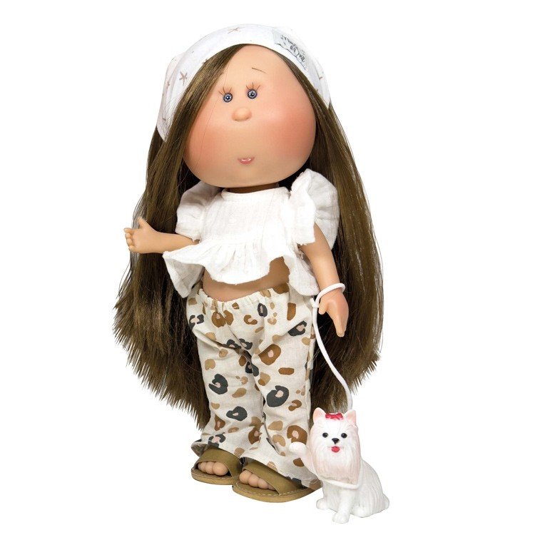 Nines d'Onil Puppe 30 cm - Mia brunette mit weißem T-Shirt, bedruckter Hose und Maskottchen