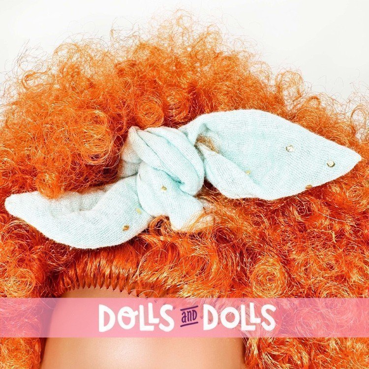 Nines d'Onil Puppe 30 cm - Mia mit roten Haaren in einem hellblauen Kleid