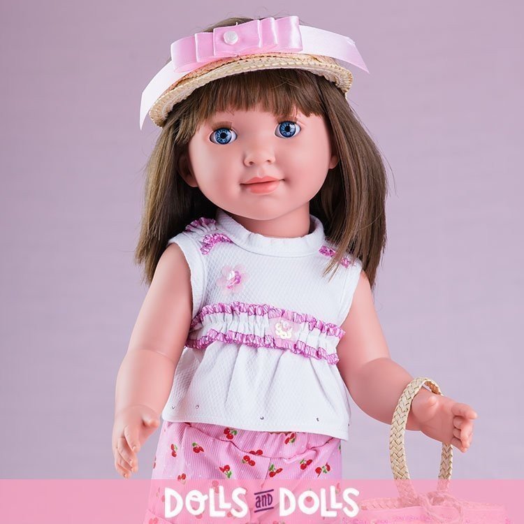 Bambola Miel de Abeja 45 cm - Carolina con pantaloncini rosa con set di ciliegie
