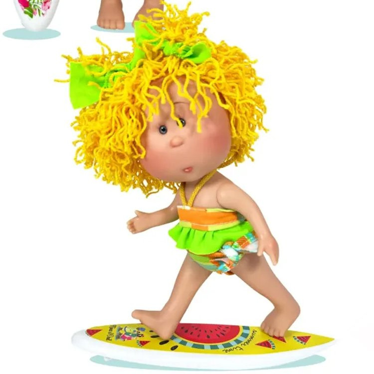 Bambola Nines d'Onil 23 cm - Little Mia summer con capelli lanosi gialli