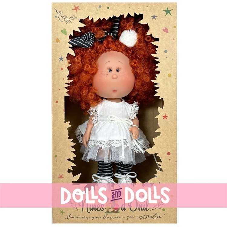Bambola Nines d'Onil 30 cm - Mia ARTICOLATA - con capelli rossi, vestito bianco e mascotte