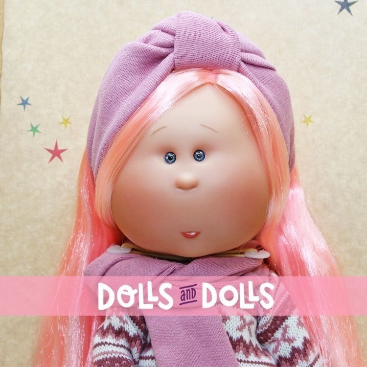 Bambola Nines d'Onil 30 cm - Mia ARTICOLATA - con capelli rosa e mantovana invernale