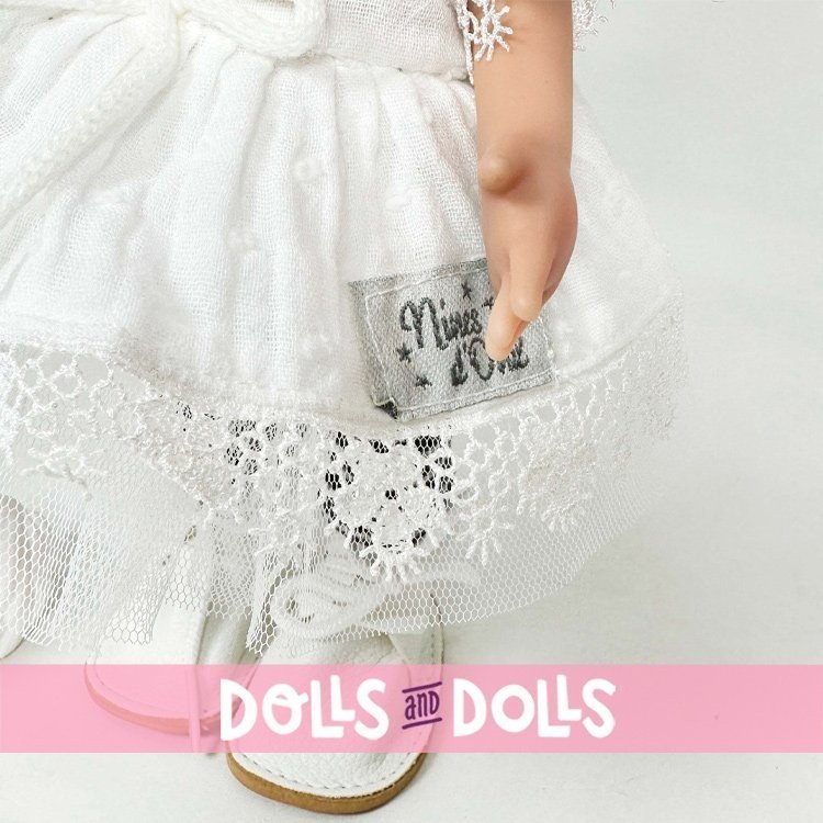 Bambola Nines d'Onil 30 cm - Mia con capelli rossi, vestito bianco e mascotte